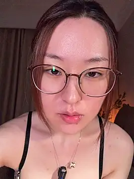 Snapshot of sphynx-_- chatting on 07.17.26 sphynx- - online show from 07.17.26