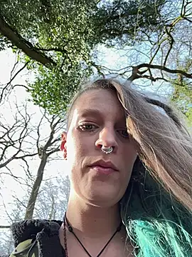 Snapshot of MenaDreadfull chatting on 03.06.26 MenaDreadfull online show from 03.06.26