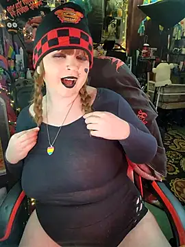 Snapshot of VelvetDiablo chatting on 01.03.25 VelvetDiablo online show from 01.03.25