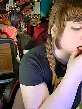 Snapshot of VelvetDiablo chatting on 02.07.25 VelvetDiablo online show from 02.07.25