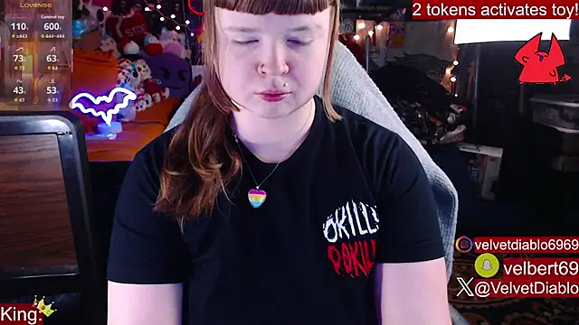 Snapshot of VelvetDiablo chatting on 09.09.25 VelvetDiablo online show from 09.09.25