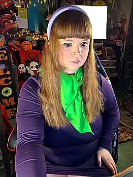 Snapshot of VelvetDiablo chatting on 10.04.25 VelvetDiablo online show from 10.04.25