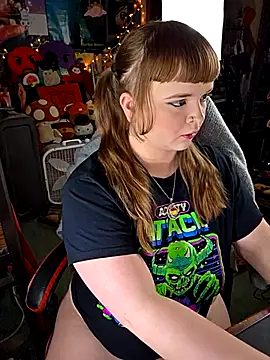 Snapshot of VelvetDiablo chatting on 11.21.25 VelvetDiablo online show from 11.21.25