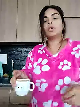 Ivanna2 online show from 12.20.24