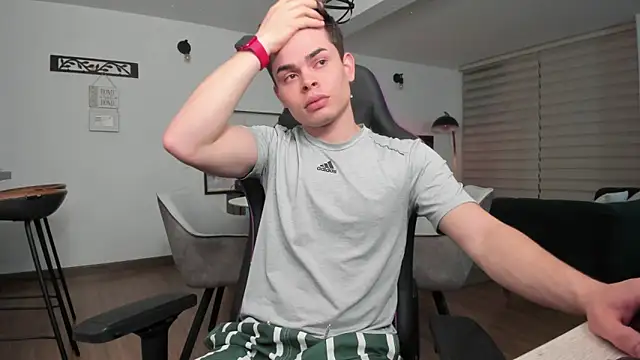 alejooo twink online show from 02.28.25