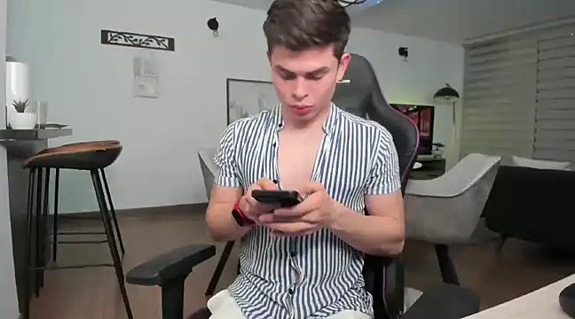 alejooo twink online show from 03.01.25