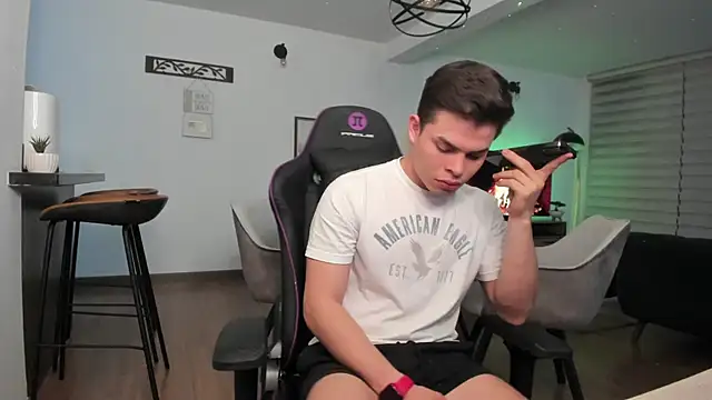 alejooo twink online show from 03.02.25