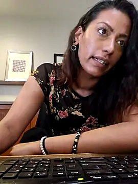 Nikkierosee online show from 03.08.25