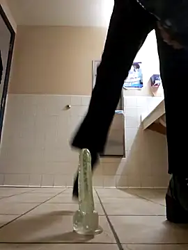 Nikkierosee online show from 03.19.25