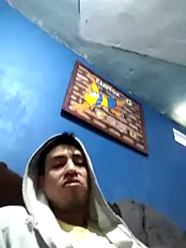 Snapshot of AlexAlejandro13 chatting on 12.26.24 AlexAlejandro13 online show from 12.26.24