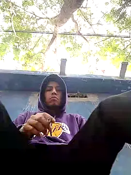 Snapshot of AlexAlejandro13 chatting on 01.01.25 AlexAlejandro13 online show from 01.01.25