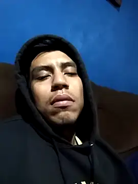 Snapshot of AlexAlejandro13 chatting on 01.06.25 AlexAlejandro13 online show from 01.06.25