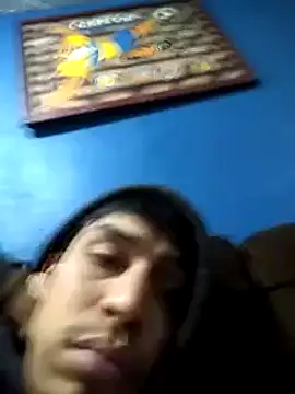 Snapshot of AlexAlejandro13 chatting on 01.17.25 AlexAlejandro13 online show from 01.17.25