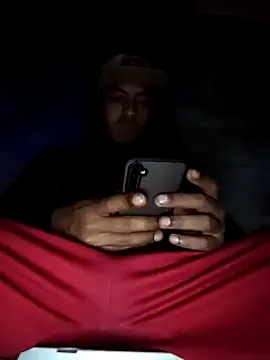 Snapshot of AlexAlejandro13 chatting on 02.26.25 AlexAlejandro13 online show from 02.26.25