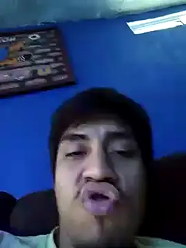 Snapshot of AlexAlejandro13 chatting on 03.20.25 AlexAlejandro13 online show from 03.20.25