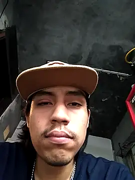 Snapshot of AlexAlejandro13 chatting on 09.08.25 AlexAlejandro13 online show from 09.08.25