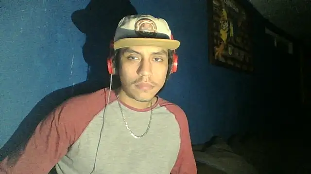 Snapshot of AlexAlejandro13 chatting on 09.10.25 AlexAlejandro13 online show from 09.10.25