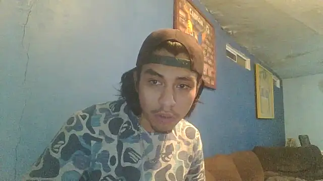 Snapshot of AlexAlejandro13 chatting on 09.28.25 AlexAlejandro13 online show from 09.28.25