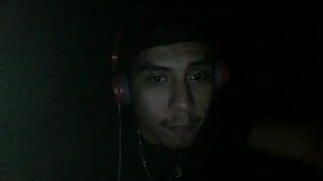 Snapshot of AlexAlejandro13 chatting on 09.29.25 AlexAlejandro13 online show from 09.29.25