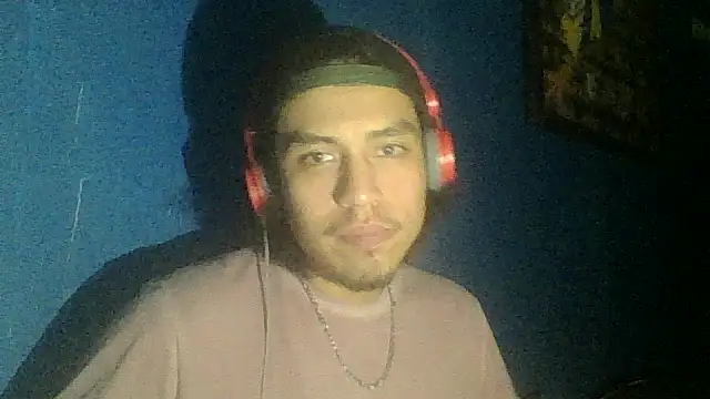 Snapshot of AlexAlejandro13 chatting on 10.04.25 AlexAlejandro13 online show from 10.04.25