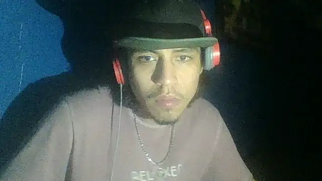 Snapshot of AlexAlejandro13 chatting on 10.05.25 AlexAlejandro13 online show from 10.05.25