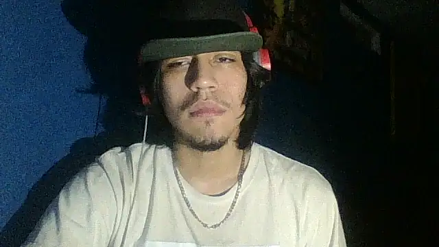 Snapshot of AlexAlejandro13 chatting on 10.12.25 AlexAlejandro13 online show from 10.12.25