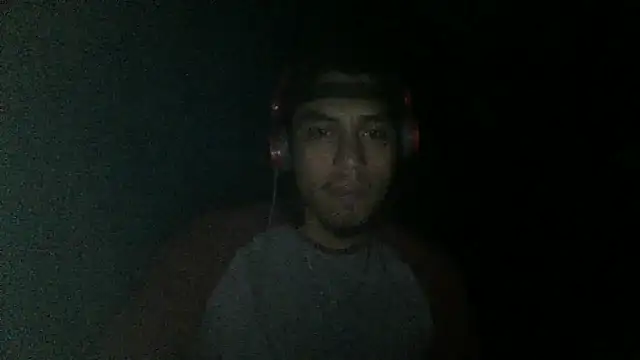 Snapshot of AlexAlejandro13 chatting on 10.19.25 AlexAlejandro13 online show from 10.19.25