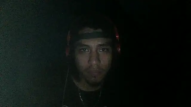 Snapshot of AlexAlejandro13 chatting on 10.21.25 AlexAlejandro13 online show from 10.21.25