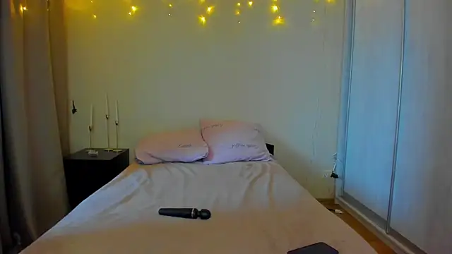 Snapshot of Bella_Foryou chatting on 01.07.25 Bella Foryou online show from 01.07.25