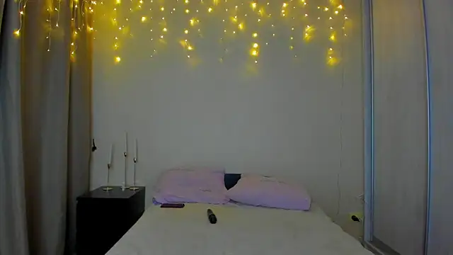 Snapshot of Bella_Foryou chatting on 01.12.25 Bella Foryou online show from 01.12.25