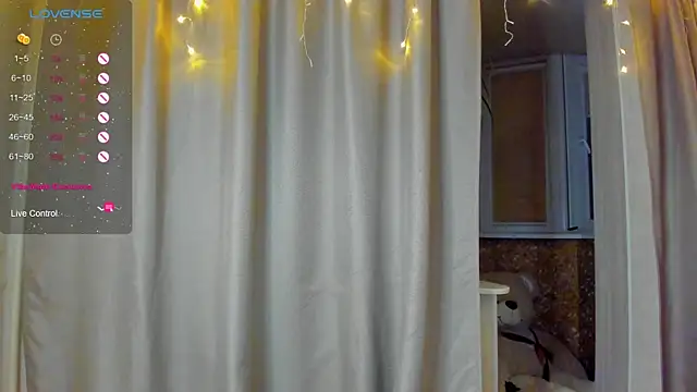 Snapshot of Bella_Foryou chatting on 01.29.25 Bella Foryou online show from 01.29.25
