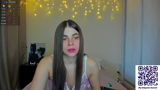 Snapshot of Bella_Foryou chatting on 03.12.25 Bella Foryou online show from 03.12.25