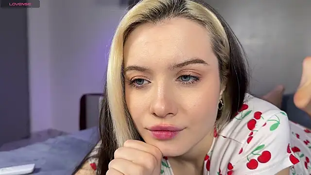 Snapshot of _blowjob_queen chatting on 07.02.26 blowjob queen online show from 07.02.26