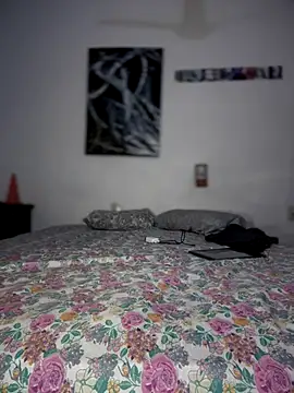 Snapshot of Alicbranca chatting on 10.15.25 Alicbranca online show from 10.15.25