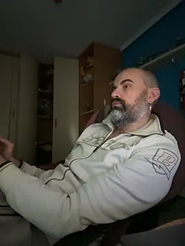 Snapshot of pollito1985_2 chatting on 09.28.25 pollito1985 2 online show from 09.28.25