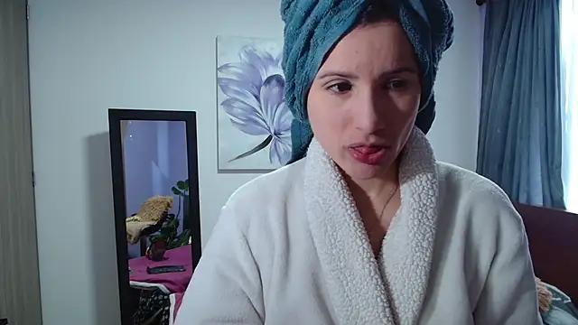 vanessabrown  online show from 02.20.25