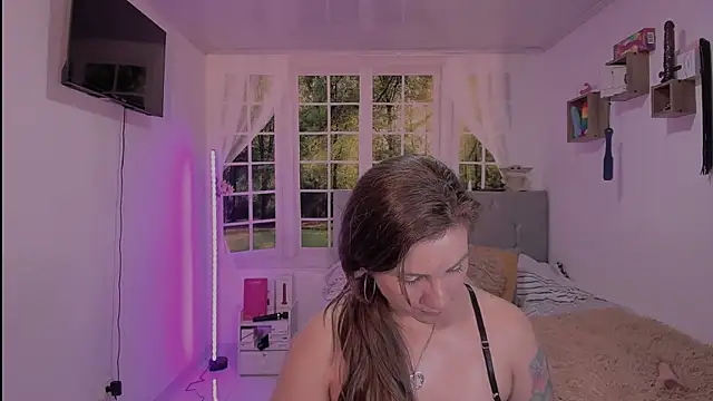 vanessabrown  online show from 03.31.26