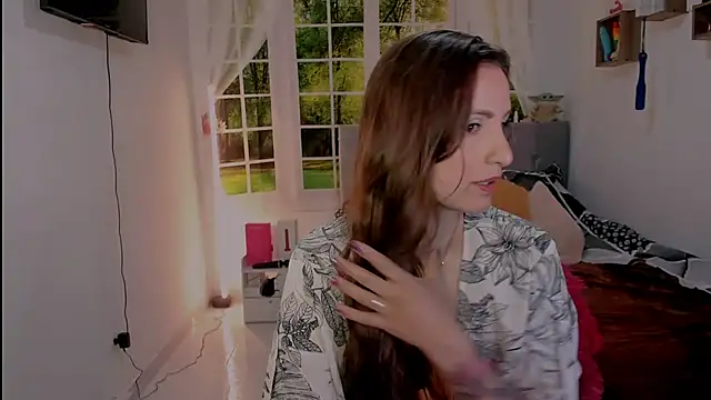 vanessabrown  online show from 05.08.26