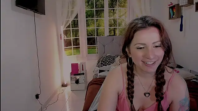 vanessabrown  online show from 05.09.26