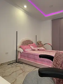 Snapshot of Sensualtease chatting on 02.07.26 Sensualtease online show from 02.07.26