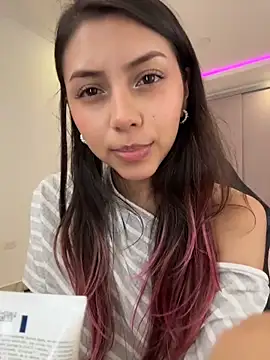 Snapshot of Sensualtease chatting on 03.03.26 Sensualtease online show from 03.03.26