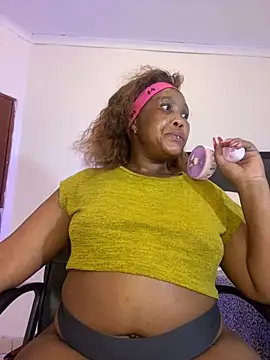 Snapshot of BADFATASS85 chatting on 02.01.25 BADFATASS85 online show from 02.01.25