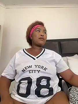 Snapshot of BADFATASS85 chatting on 02.02.25 BADFATASS85 online show from 02.02.25