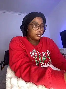 Snapshot of BADFATASS85 chatting on 03.12.25 BADFATASS85 online show from 03.12.25