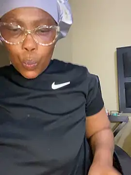 Snapshot of BADFATASS85 chatting on 09.12.25 BADFATASS85 online show from 09.12.25