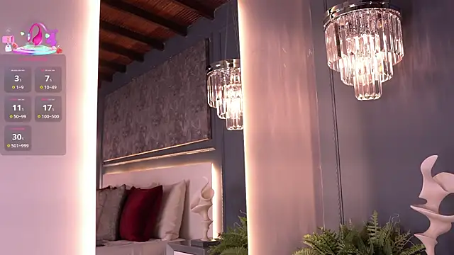 Snapshot of evamoretti chatting on 10.02.25 evamoretti online show from 10.02.25