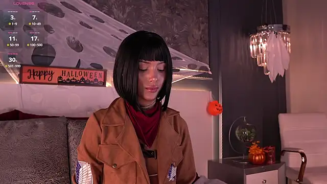 Snapshot of evamoretti chatting on 10.31.25 evamoretti online show from 10.31.25