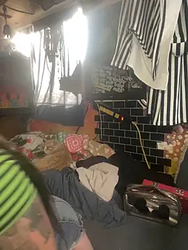 Snapshot of 1-800-FUCKYOU chatting on 01.08.25 1-800-FUCKYOU online show from 01.08.25