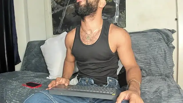 sweatyhairypig23 online show from 10.05.25