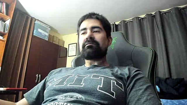Snapshot of VonDoomdelToro chatting on 12.07.24 VonDoomdelToro online show from 12.07.24